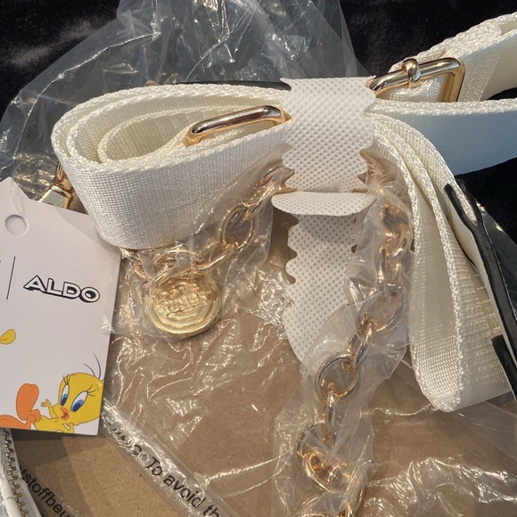 LIMITED EDITION Shoulder bag with gold chain detail and graphic pins NWT - Picture 14 of 15